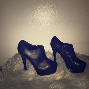 Steven Madden platform high heeled bootie